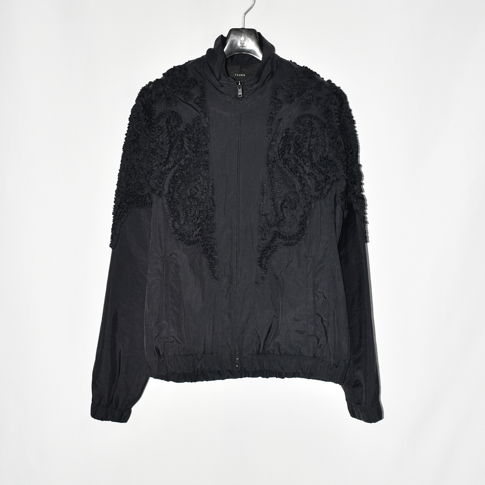 TAAKK EMBROIDERY WIND BREAKER BLACK[TA24AW-BL019]